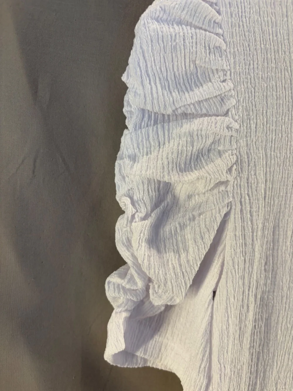 LOFT Short Puff Sleeve Blouse, White color Size XXS (NWT)